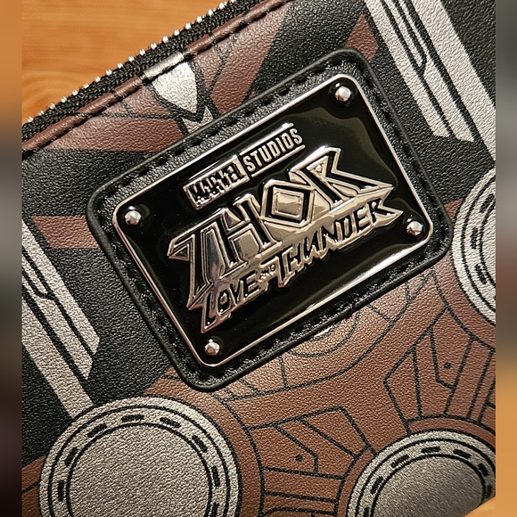 Loungefly Marvel Disney Thor love and thunder glows in dark wallet NWT - Picture 4 of 6